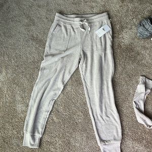 Splendid waffle jogger sweatpants in Oat